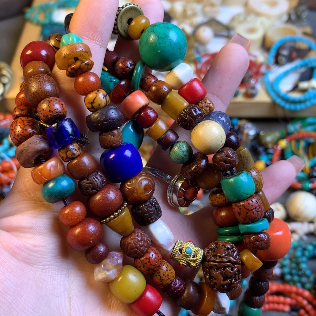 吊坠椰蒂………………………