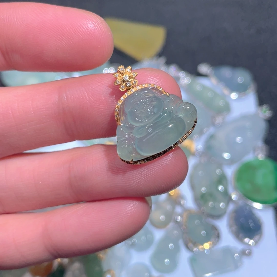 翡翠颈饰18K金镶嵌翡翠