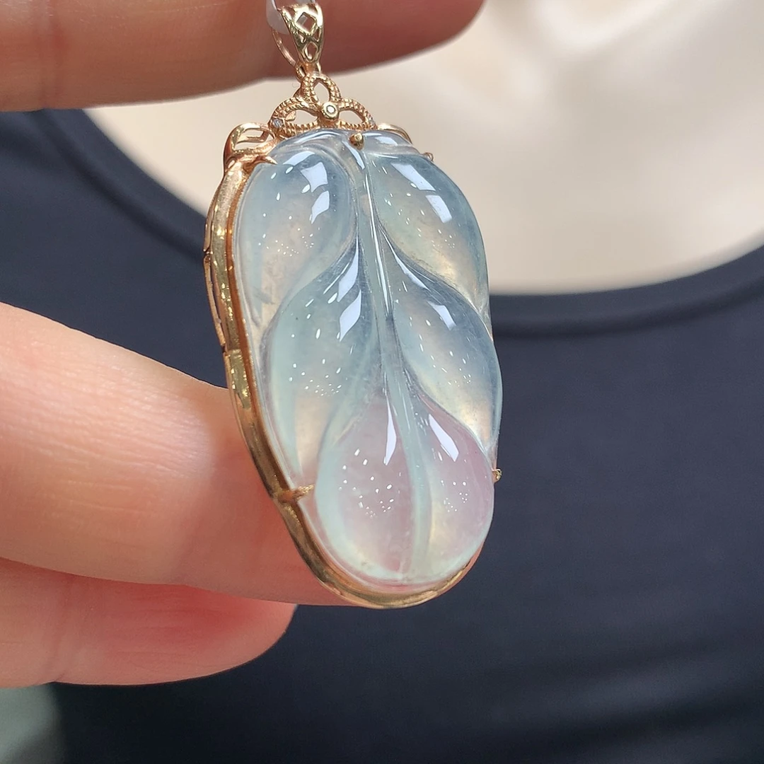 翡翠18K金镶嵌颈饰叶子