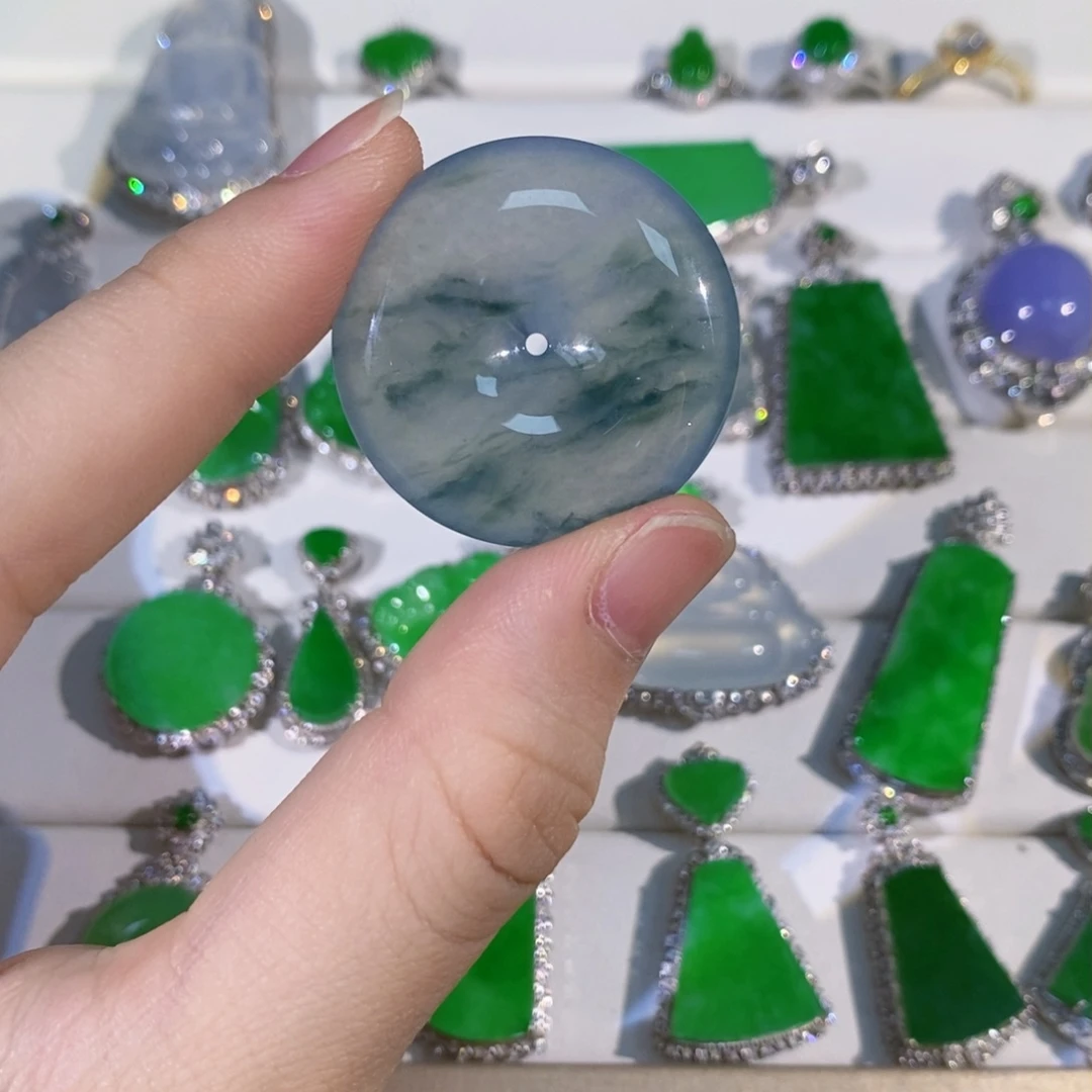 翡翠颈饰18K金镶嵌缅甸翡翠平安扣