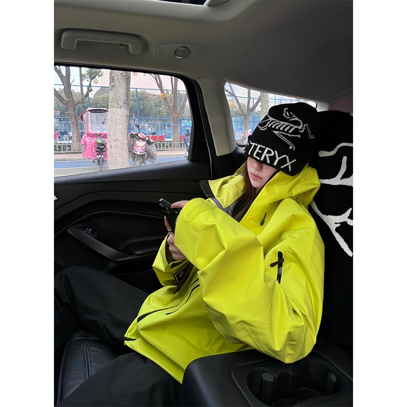 迪卡侬贵宾复合压胶硬壳磐石绿冲锋衣外套女春秋冬户外美式防风防