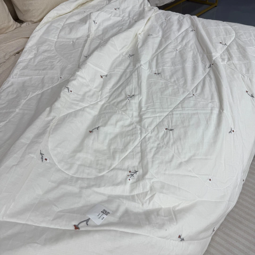 白色满绣被子小尺寸（150*200）