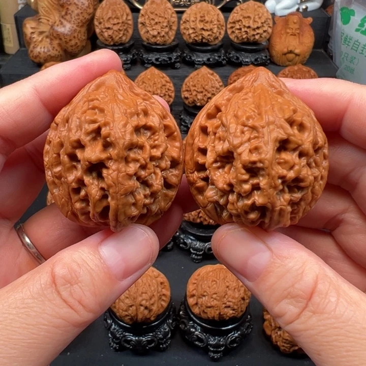 文玩核桃吊坠40全品大沽石