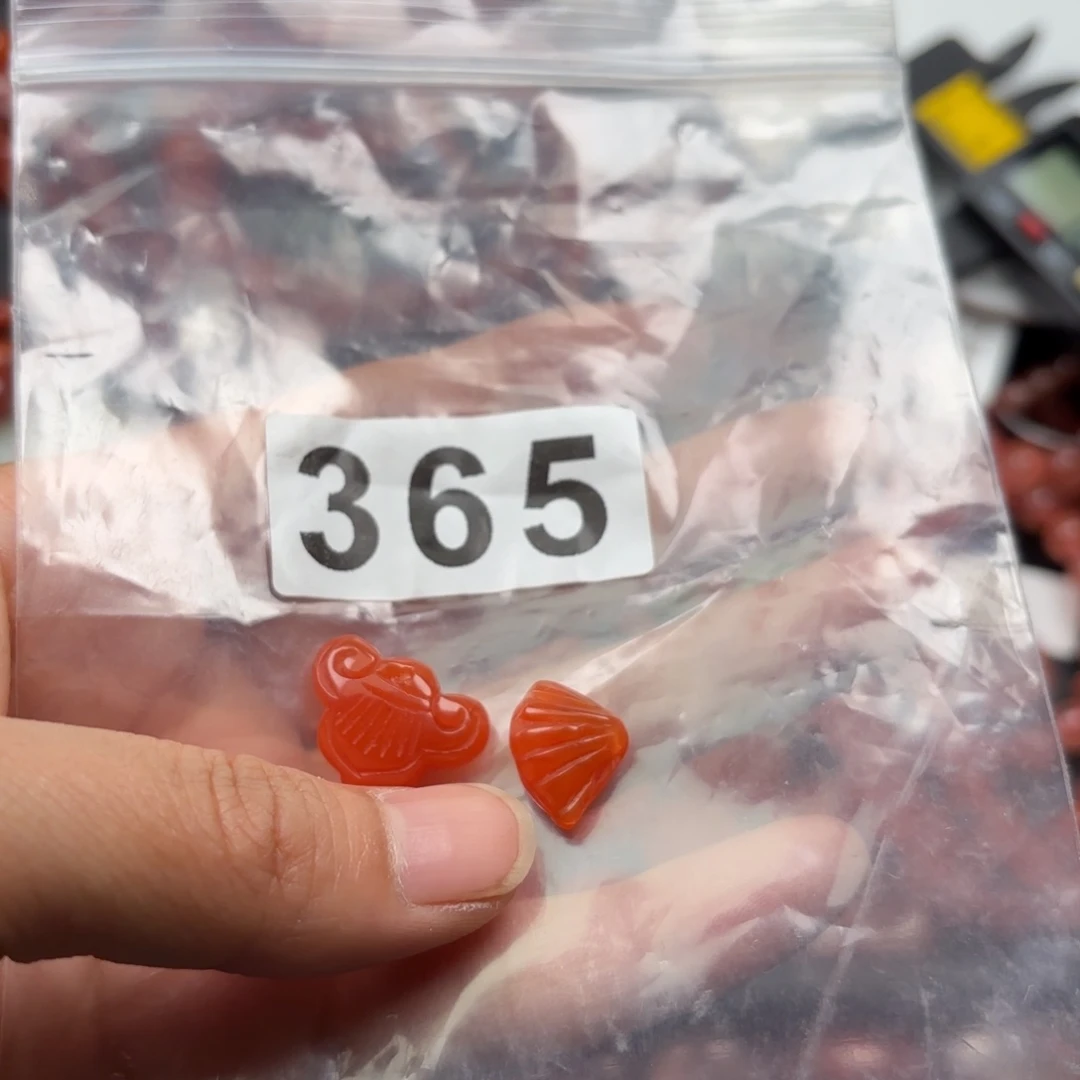 南红玛瑙未镶嵌珠宝奇石