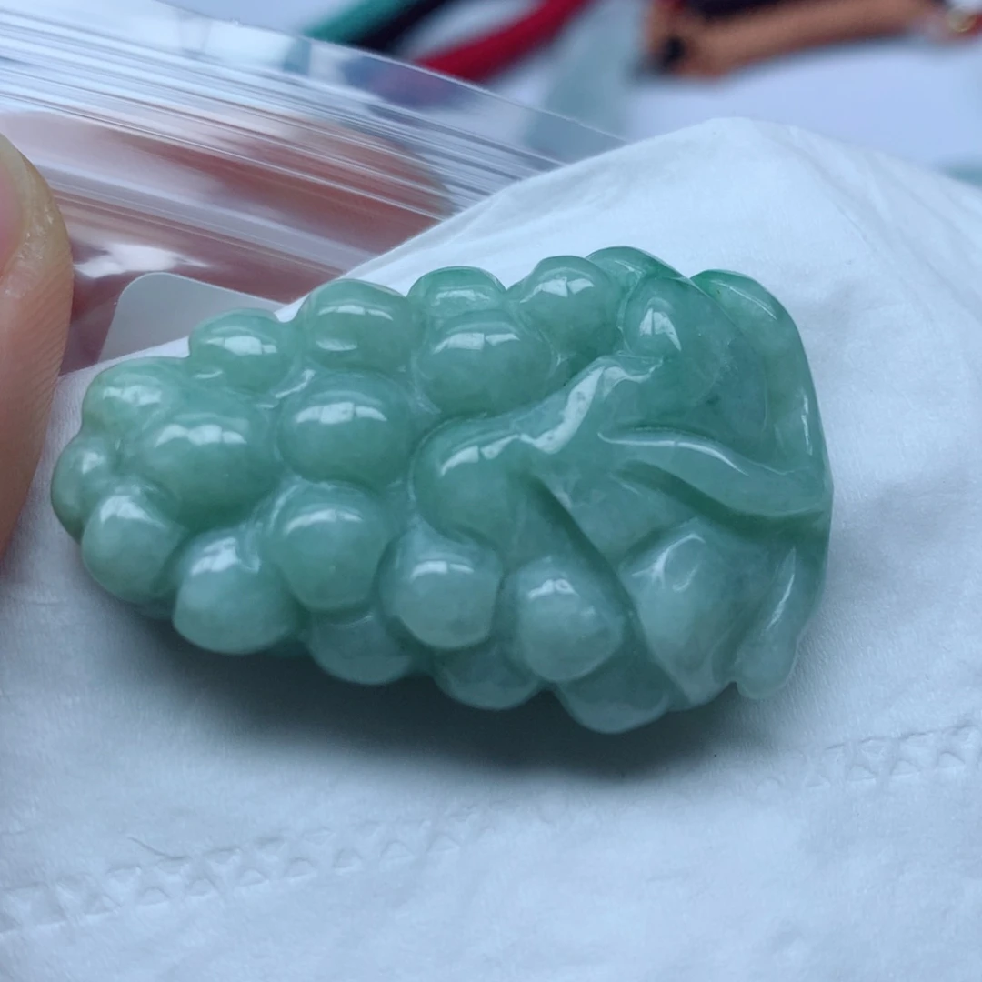 翡翠颈饰未镶嵌牌子