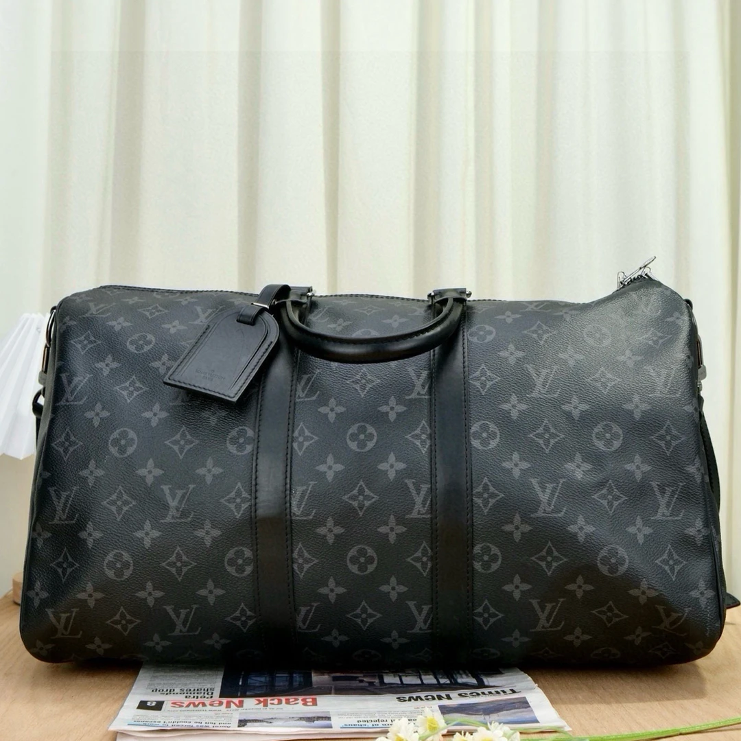 99新 LouisVuitton/路易威登 8655 LV 黑色胸针