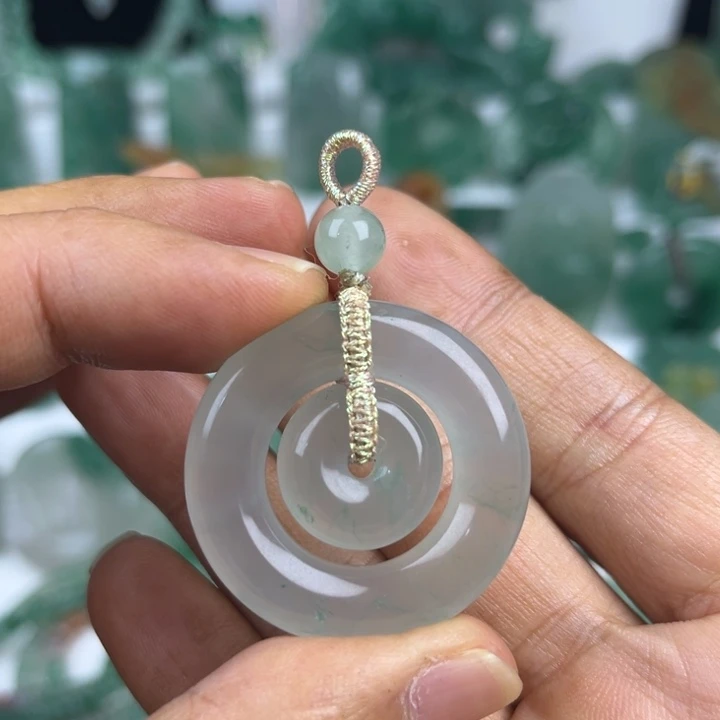 石英质玉未镶嵌颈饰