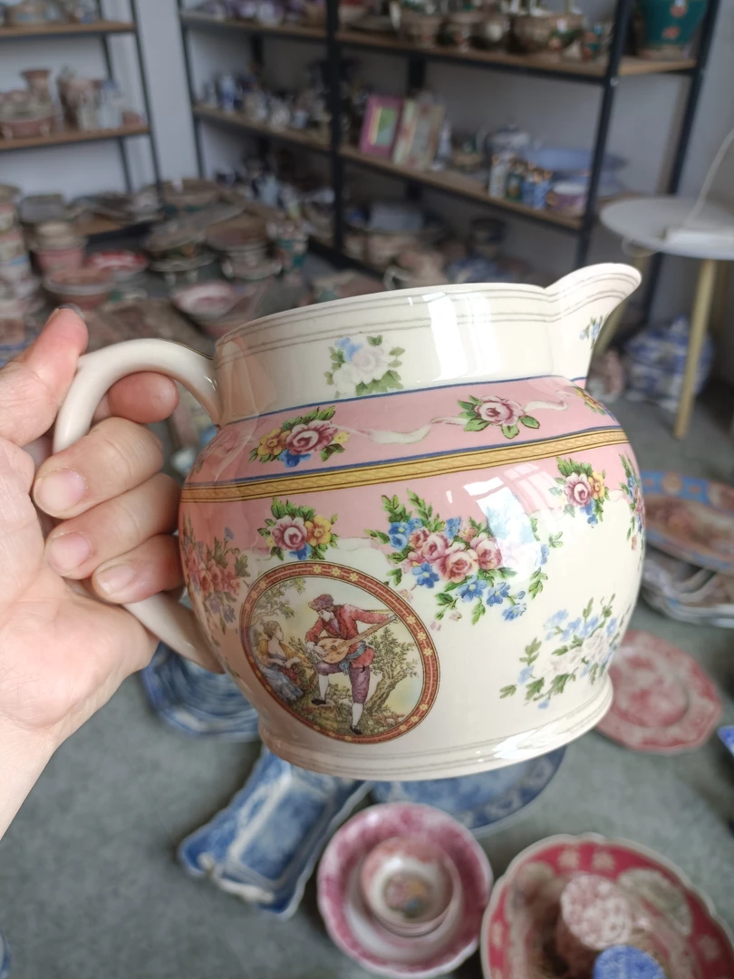 雅顿黑瓷粉色奶壶