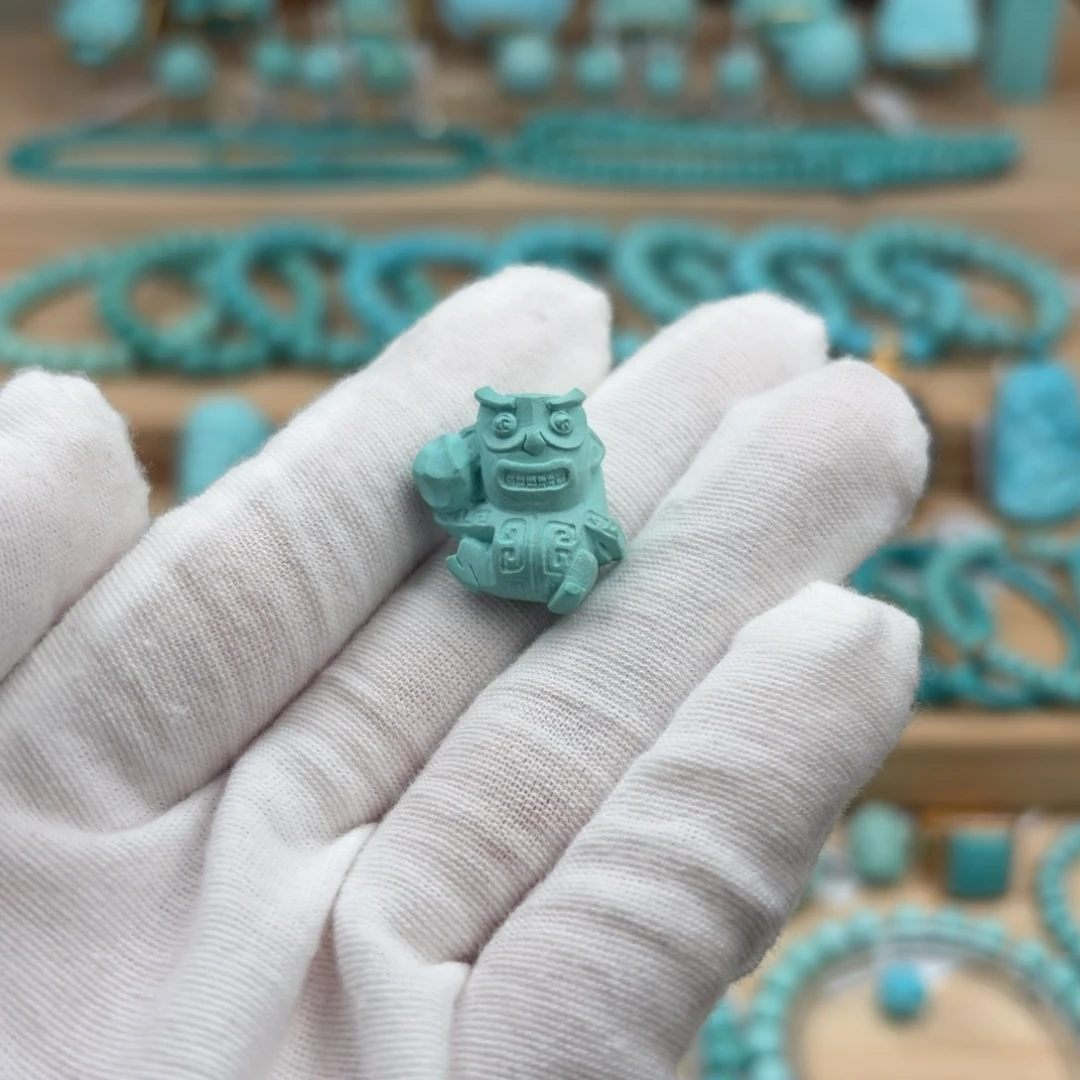 绿松石未镶嵌珠宝奇石