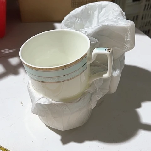 微瑕，不能明火，口径8高度6，4个杯