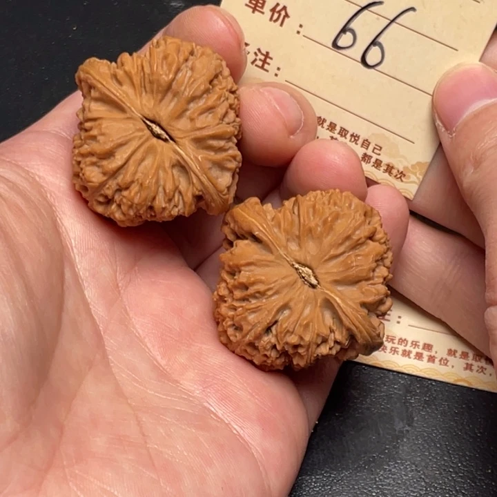 文玩核桃把件三角疆39尺全品白茬66