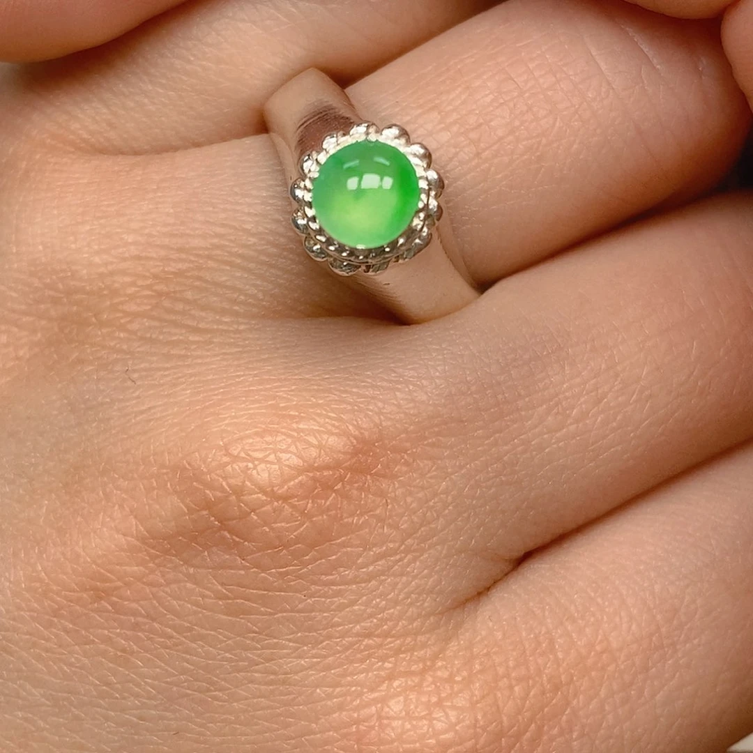 翡翠戒指未镶嵌翡翠