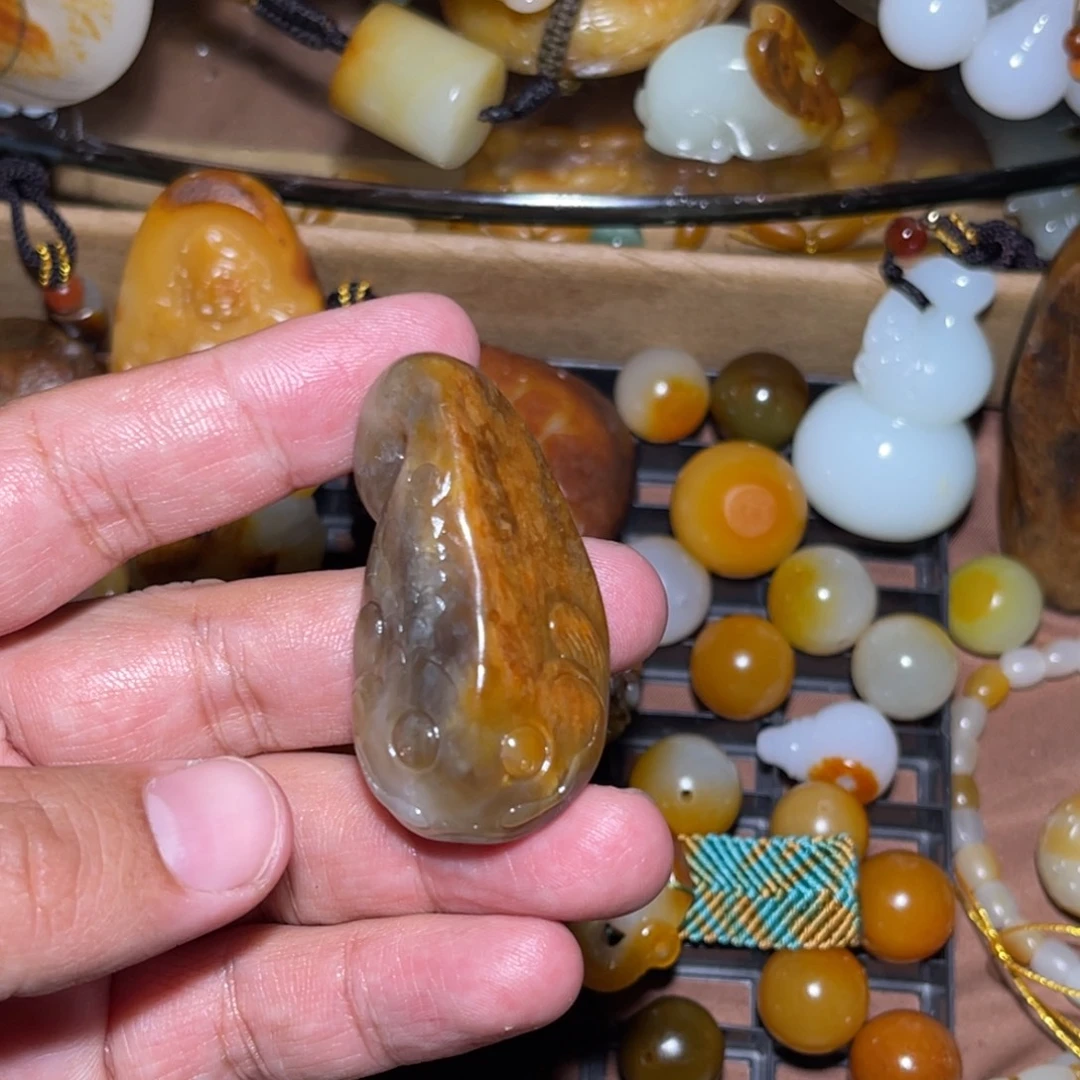 和田玉未镶嵌车挂