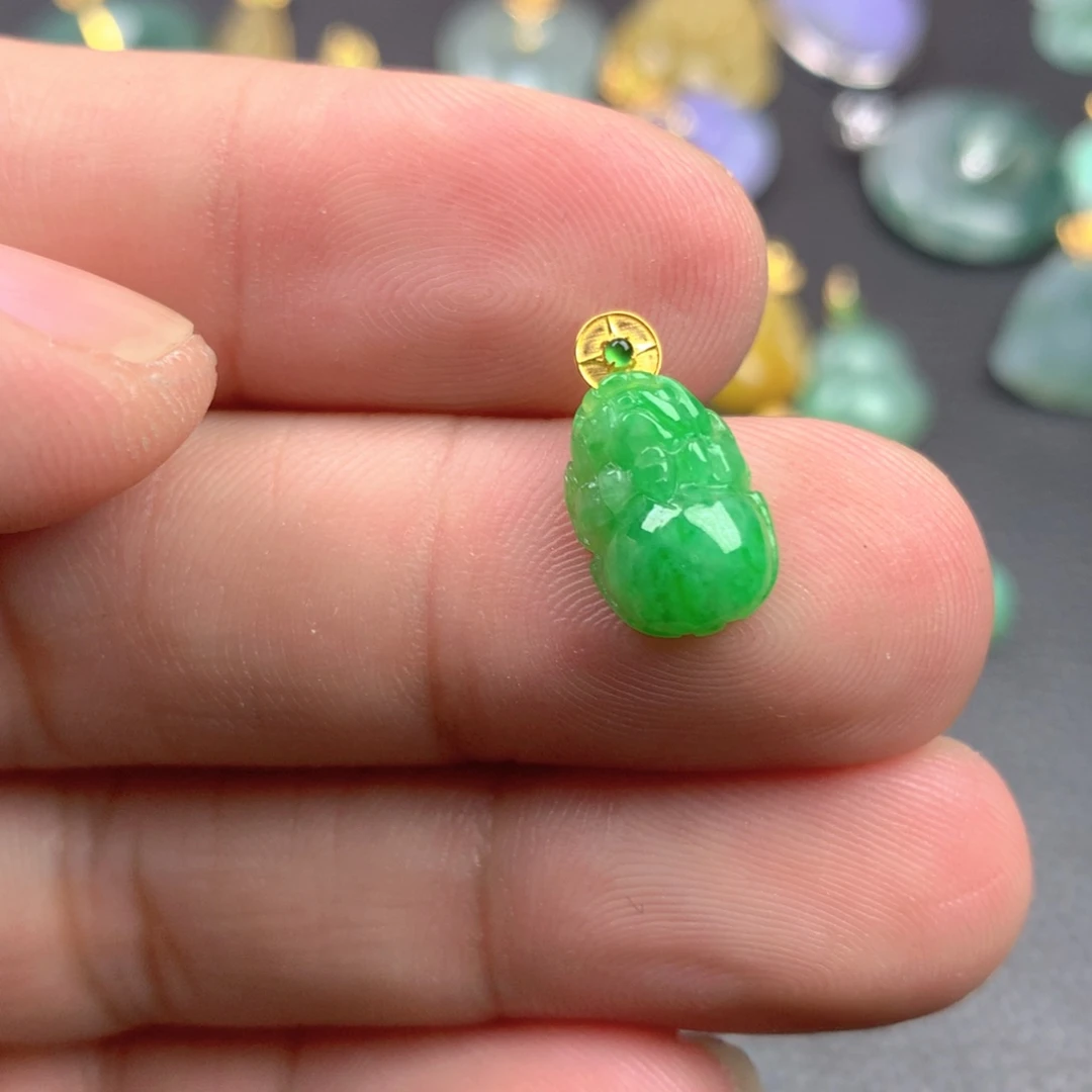 【闪购商品】颈饰18K金镶嵌翡翠小*翡翠