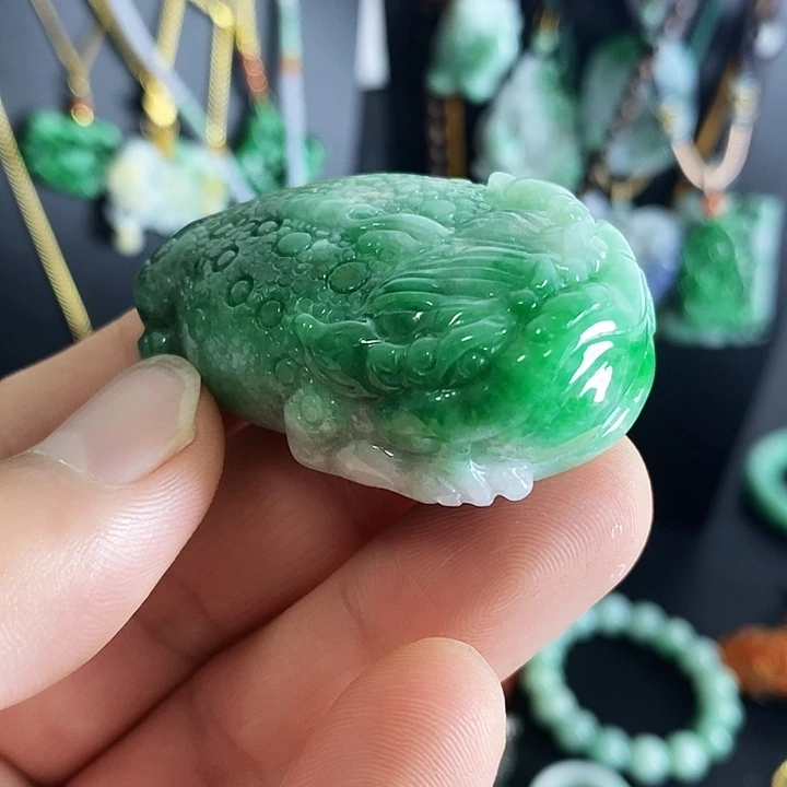 翡翠未镶嵌颈饰吊坠