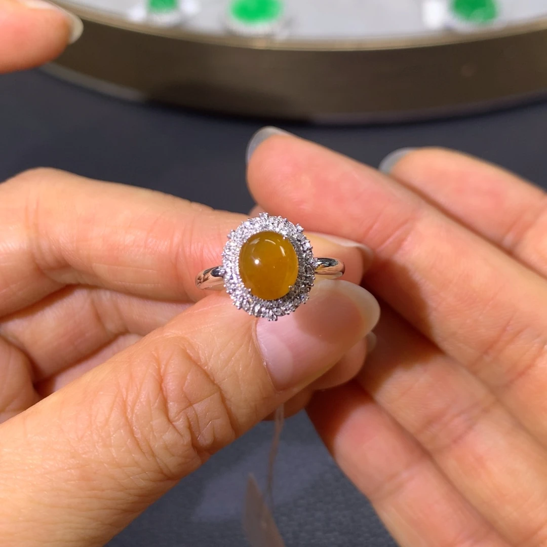 翡翠戒指18K金镶嵌翡翠