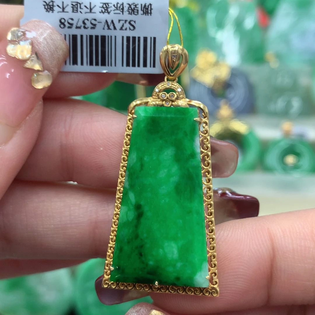翡翠吊坠(不含链)18K金镶嵌
