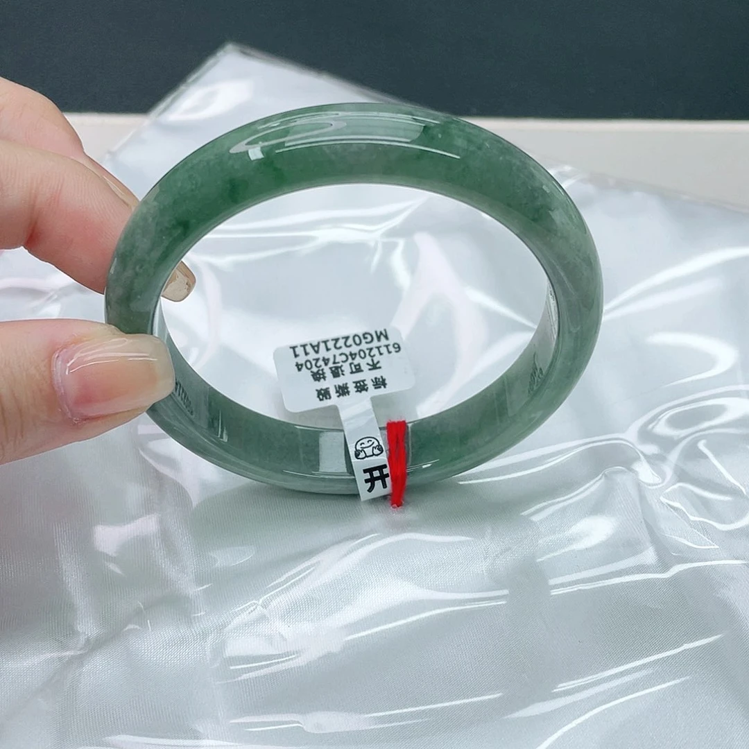 翡翠手镯未镶嵌正61