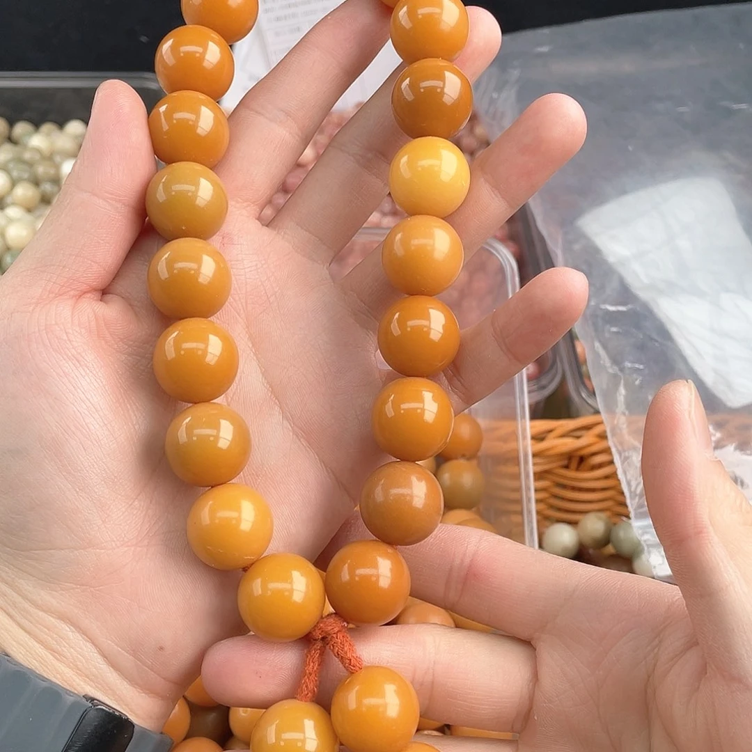 白玉菩提吊坠z18mm 手持一条瑕