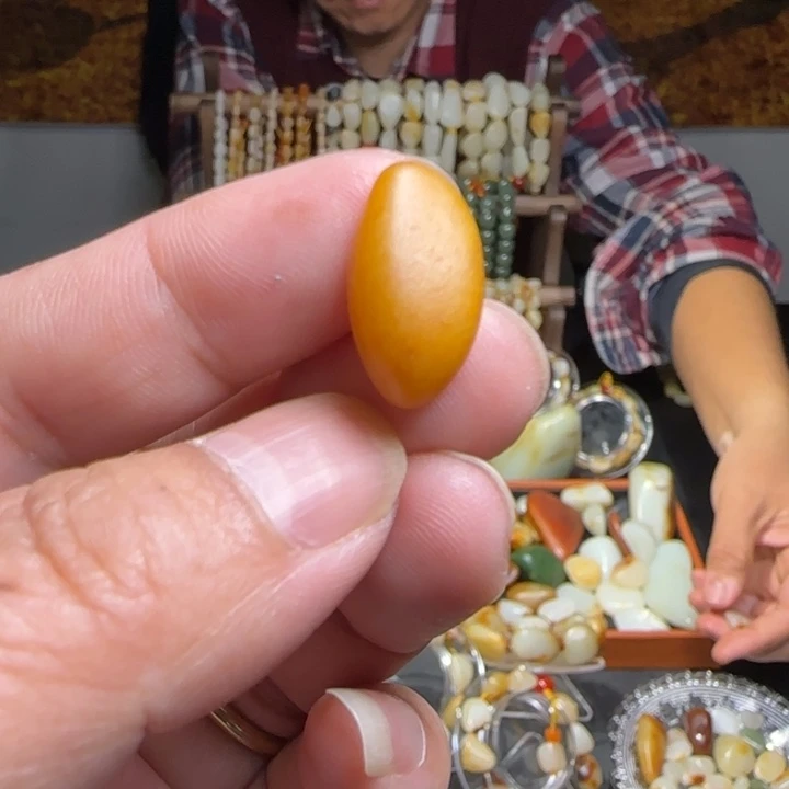 和田玉吊坠(不含链)未镶嵌1.9克