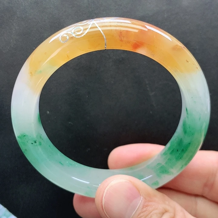 石英质玉未镶嵌手镯