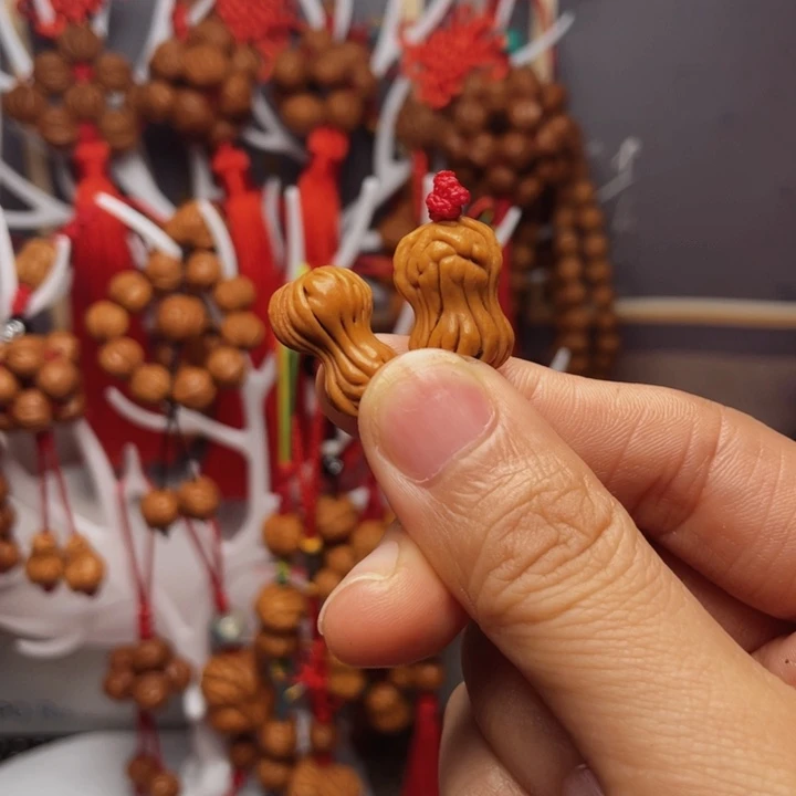 ****º吊坠桃核龙纹桃枭挂件