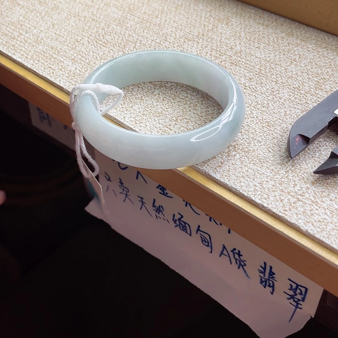 翡翠未镶嵌手镯手镯