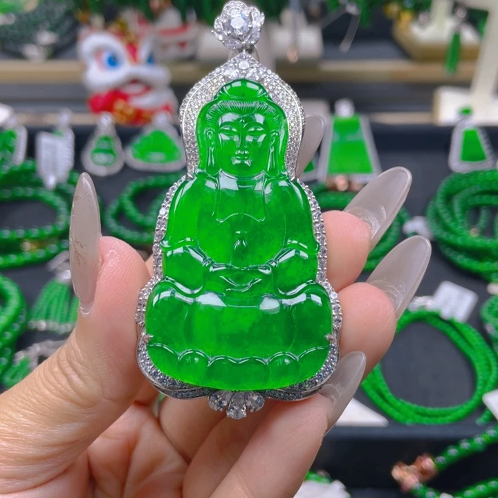 翡翠未镶嵌颈饰满色大观音