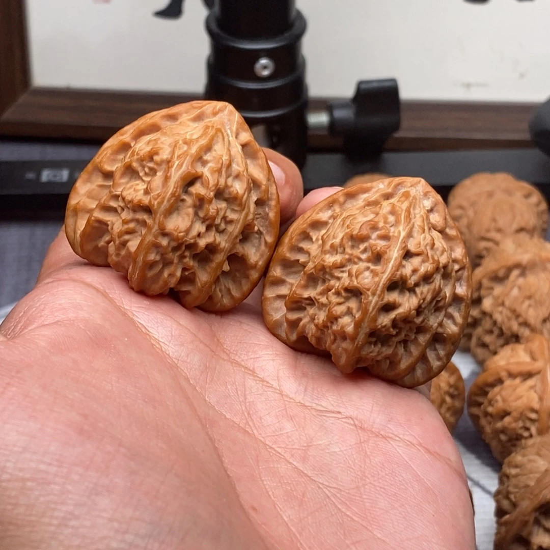 H****把件文玩核桃极致三角白