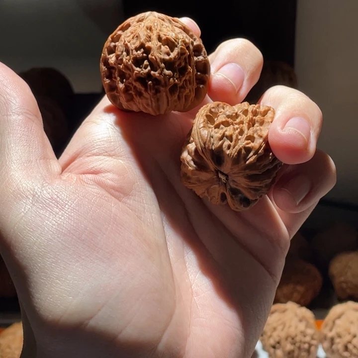 R***e文玩核桃把件38全品白狮子竞拍