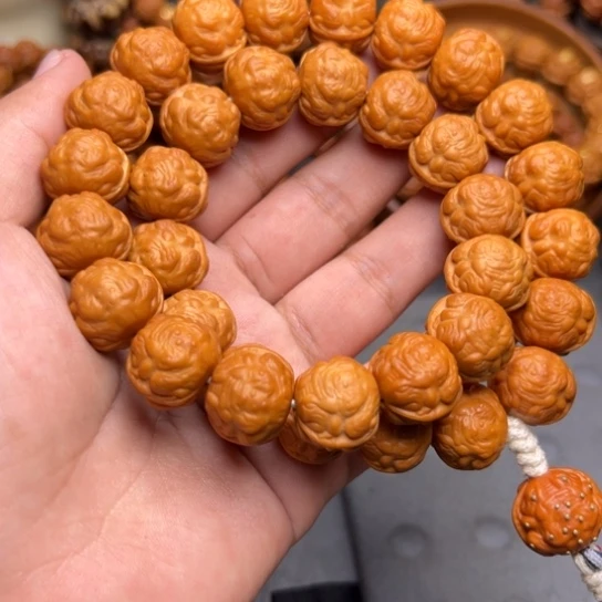 吊坠猴头核桃1.6尺寸36颗蟾王手持，蟾背流苏