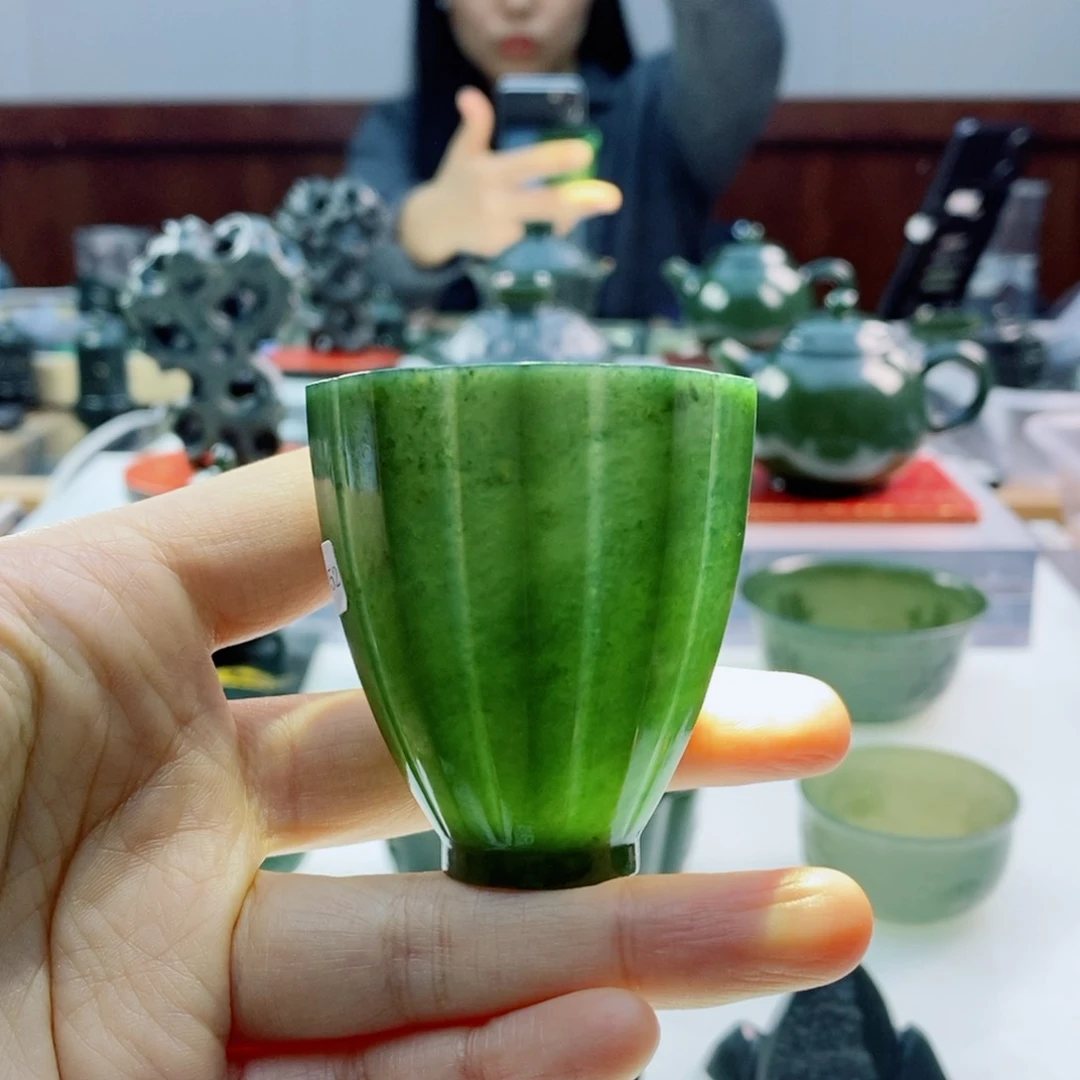 未镶嵌和田玉摆件