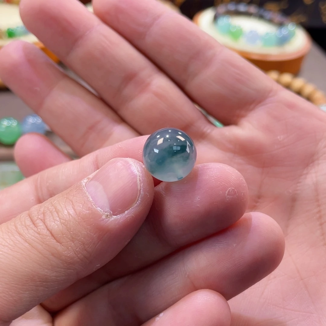 翡翠手链未镶嵌蓝底飘蓝