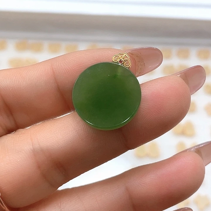 和田玉（碧玉）18K金镶嵌颈饰