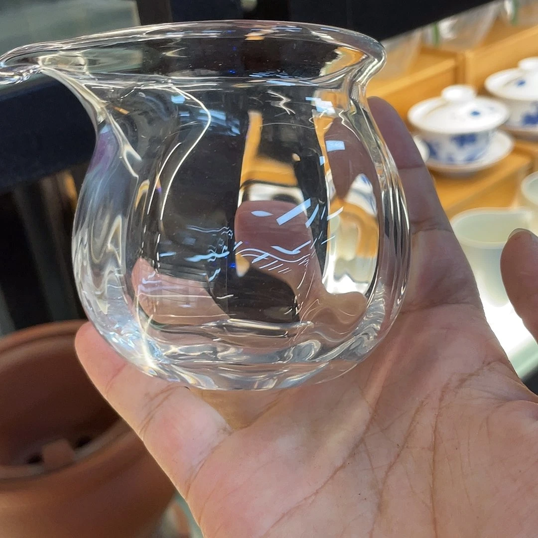 搪瓷杯子里还有很多东西