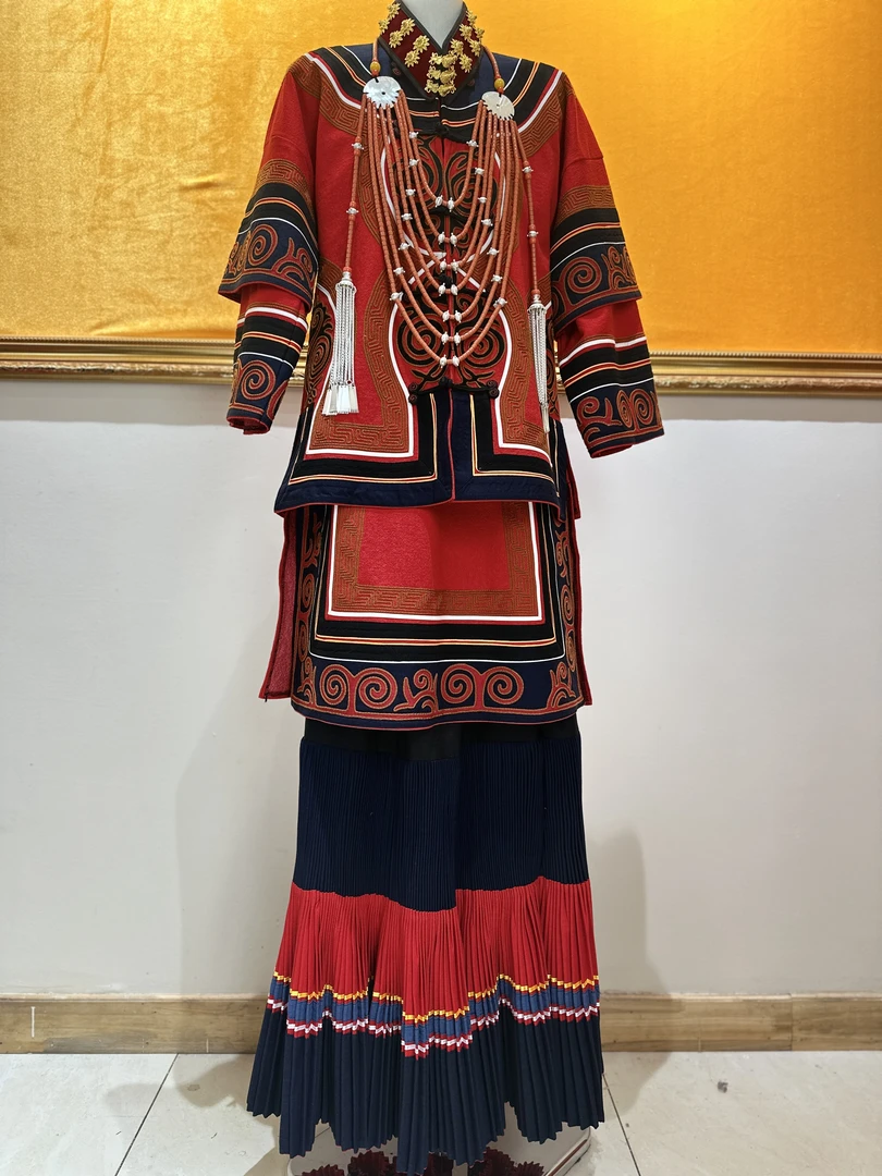 正宗传统四川凉山彝族服装新娘装手工刺绣套装