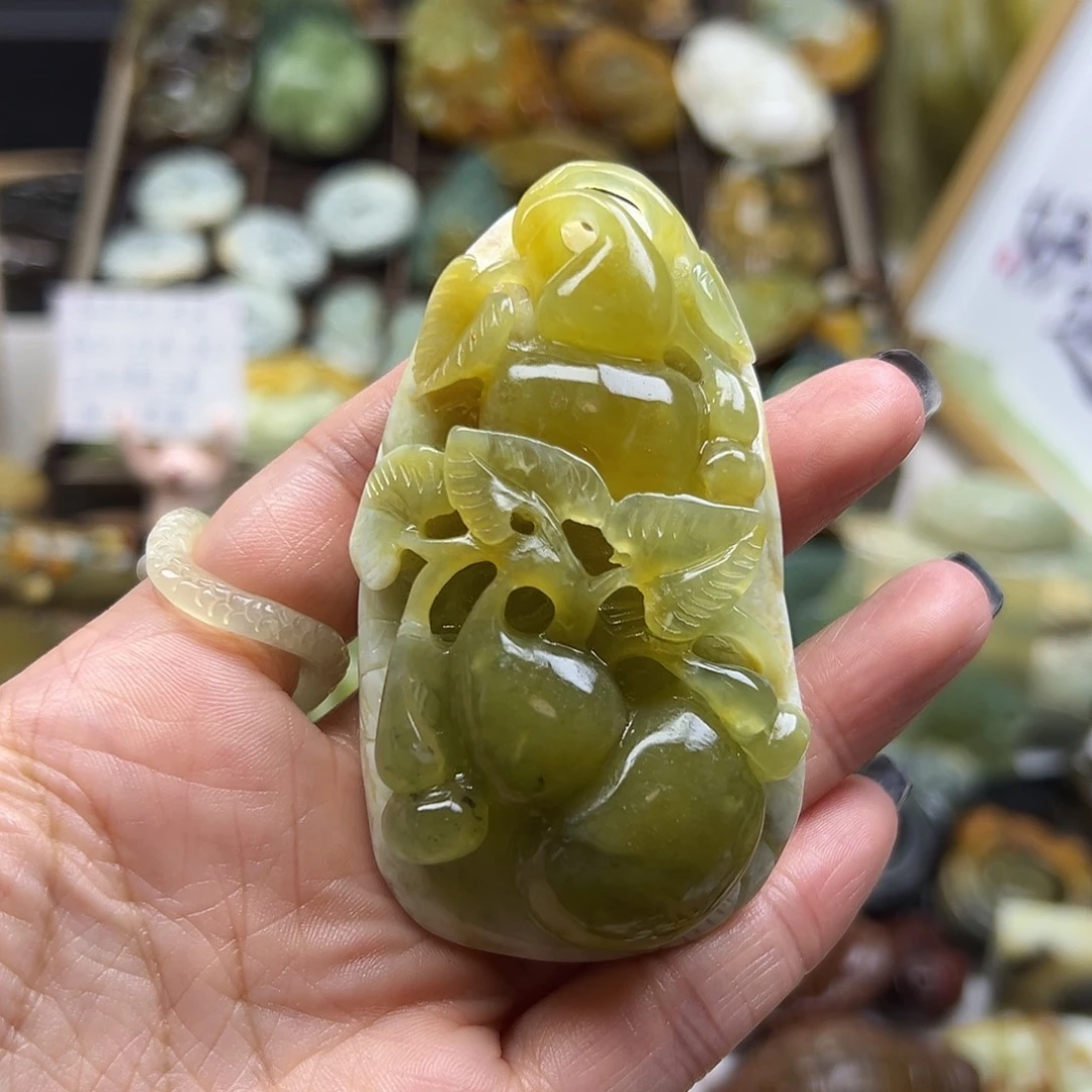 未镶嵌岫玉颈饰花玉原皮葫芦