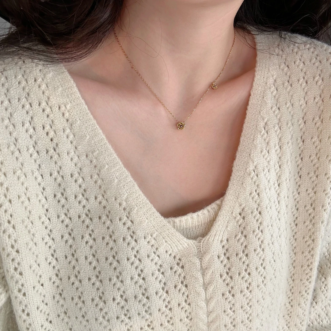 钛钢项链 8792金色双坠玫瑰花小花朵中间渐变黑轻奢ins小众不掉色