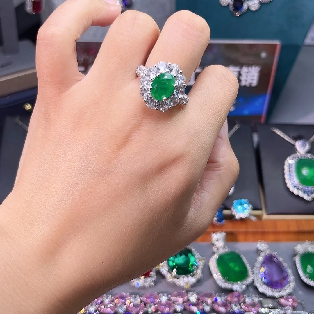 银S925镶嵌戒指祖母绿90