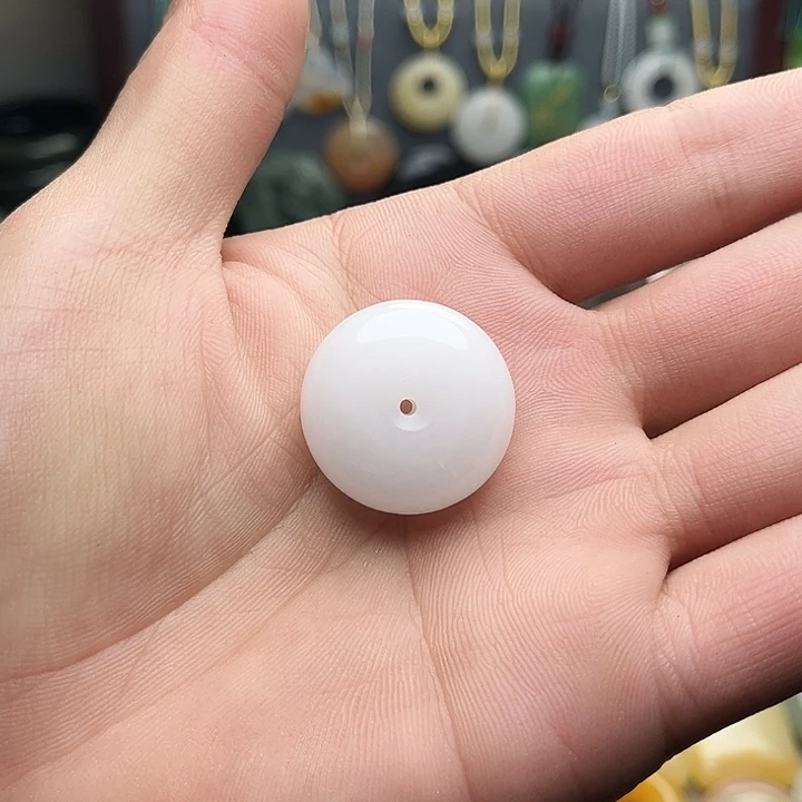 石英质玉（金丝玉）合金颈饰