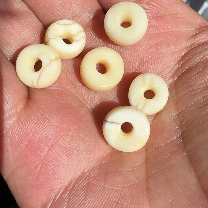 琉璃颈饰家**下琉璃珠子