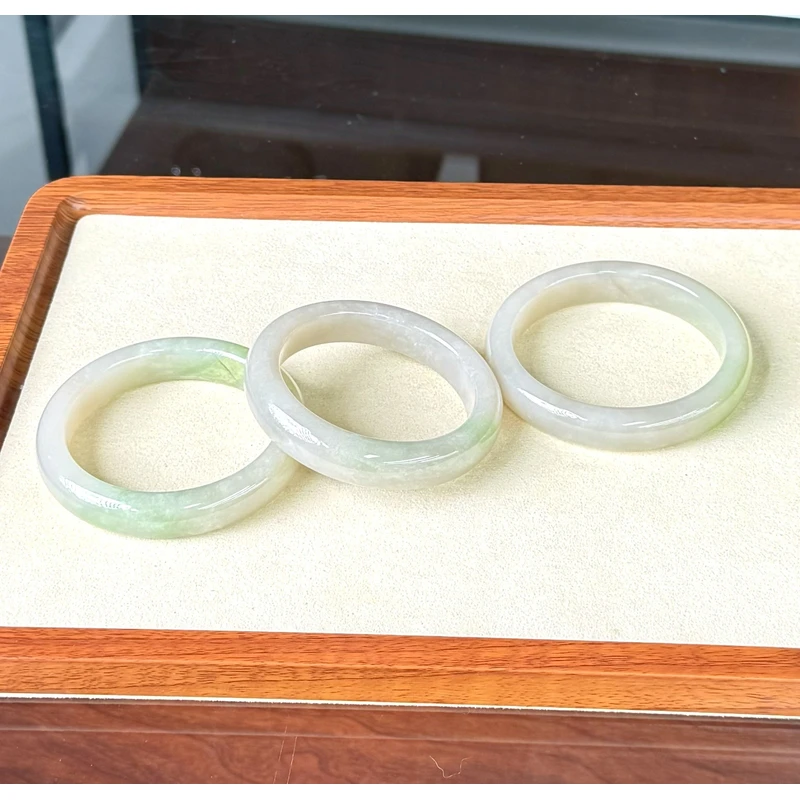 翠青·和田玉晴水飘翠手镯 (多样性发其一)