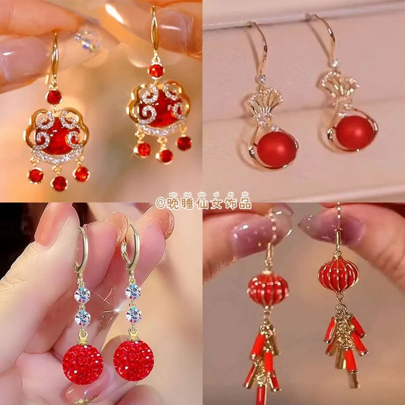 高级感中国风潮流优雅红色长命锁耳环新中式喜庆小众设计百搭耳饰