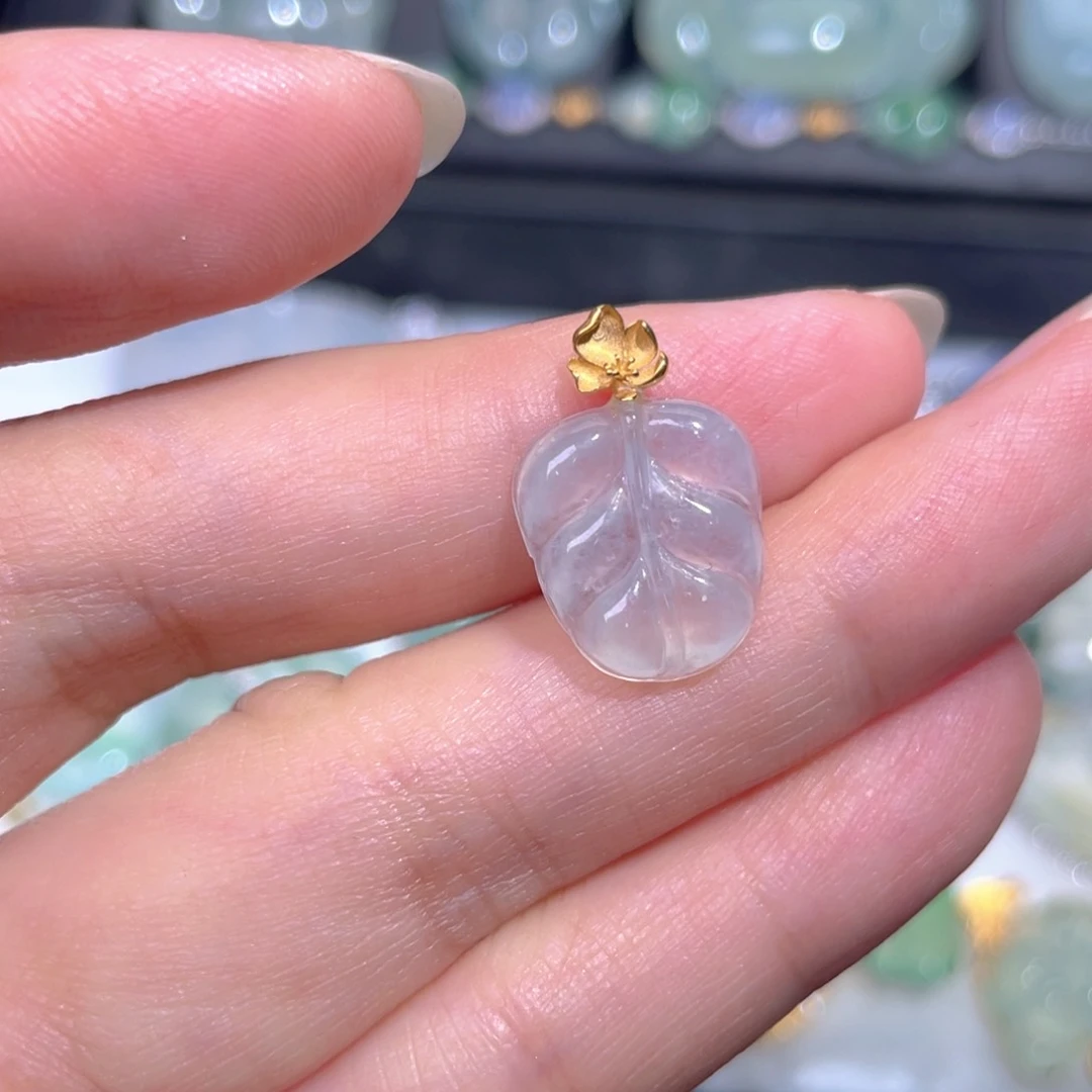 颈饰18K金镶嵌翡翠翡翠