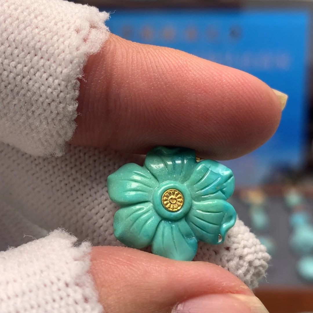 绿松石未镶嵌挂件