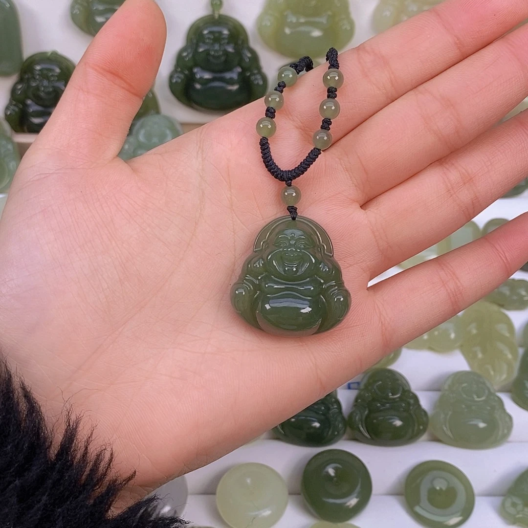 简***点和田玉未镶嵌颈饰