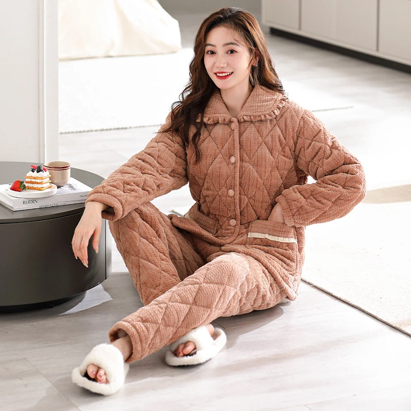 三层加厚夹棉睡衣女士冬季长袖长裤休闲风中妈妈保暖珊瑚绒套装