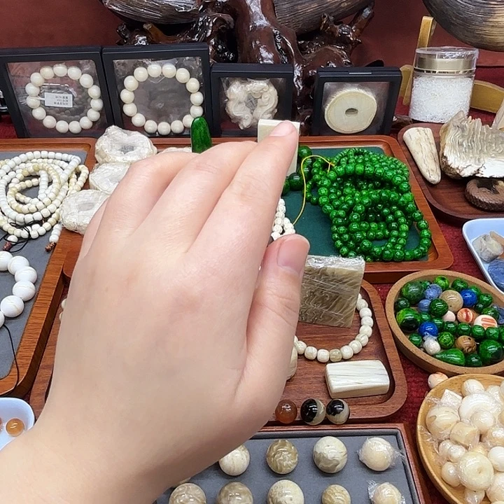 陶瓷合法合规带证收藏指4+左右一个