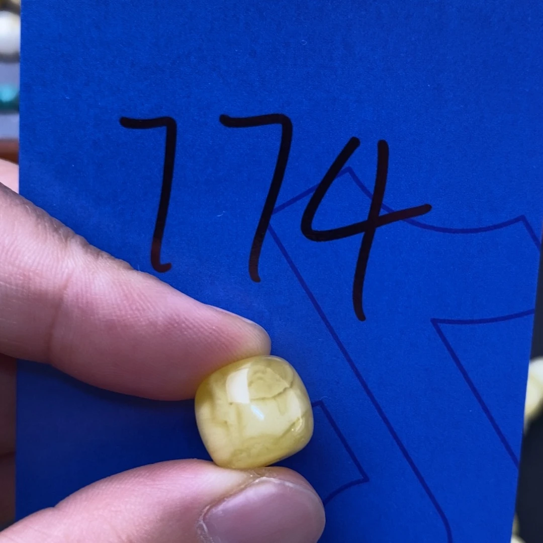 未镶嵌蜜蜡裸石张*生蜜蜡