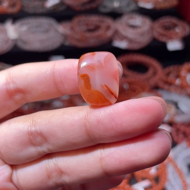 南红玛瑙未镶嵌配饰随型单珠1828